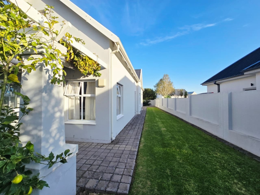 4 Bedroom Property for Sale in Kingswood Golf Estate Western Cape